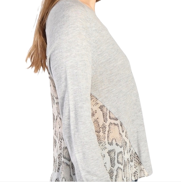 Anthropologie Current Air Mixed Media Snakeskin Print V-neck Sweater Grey SZ XS - Picture 1 of 8